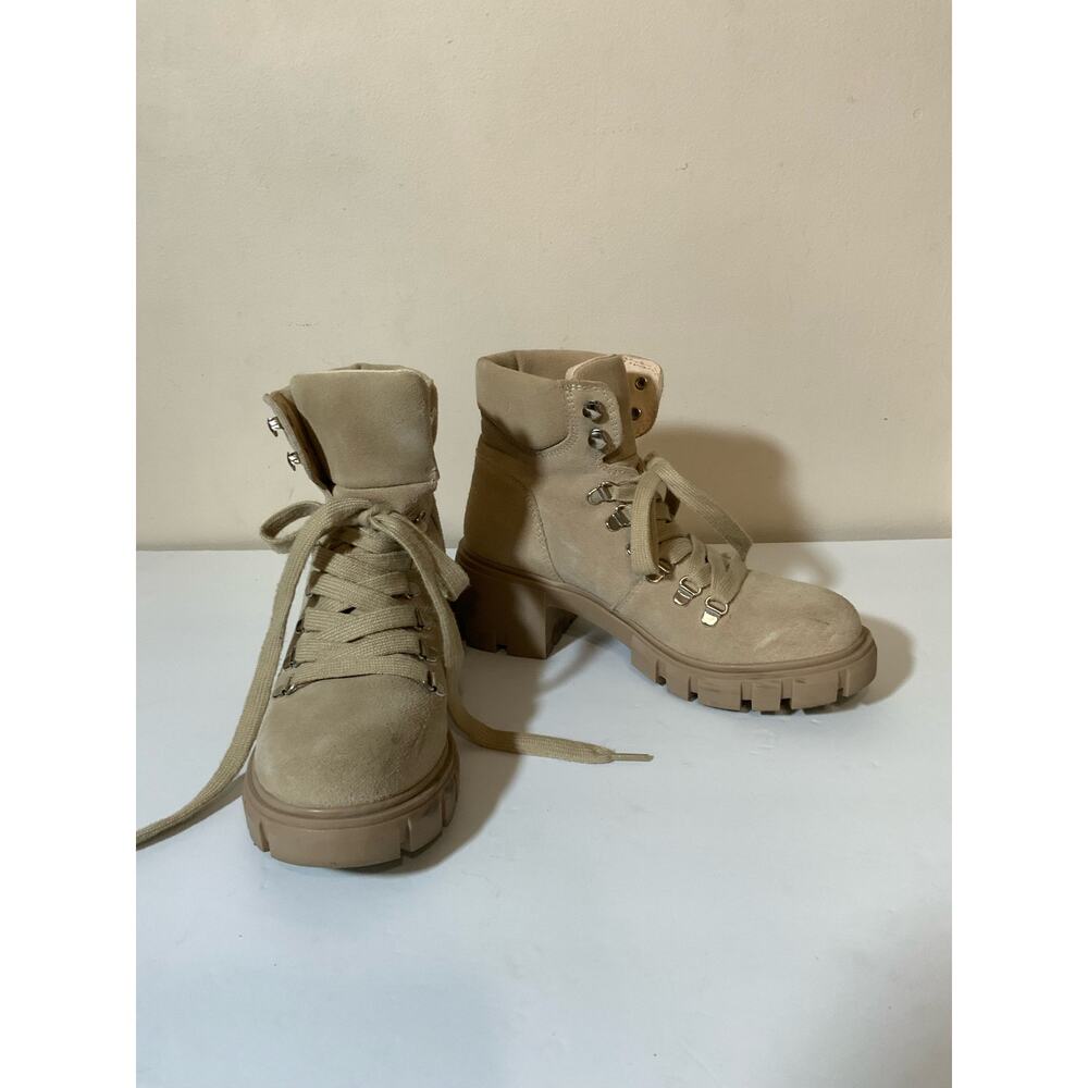 Steve Madden Suede Hint Lace Up Platform Bootie Size 6M - USED